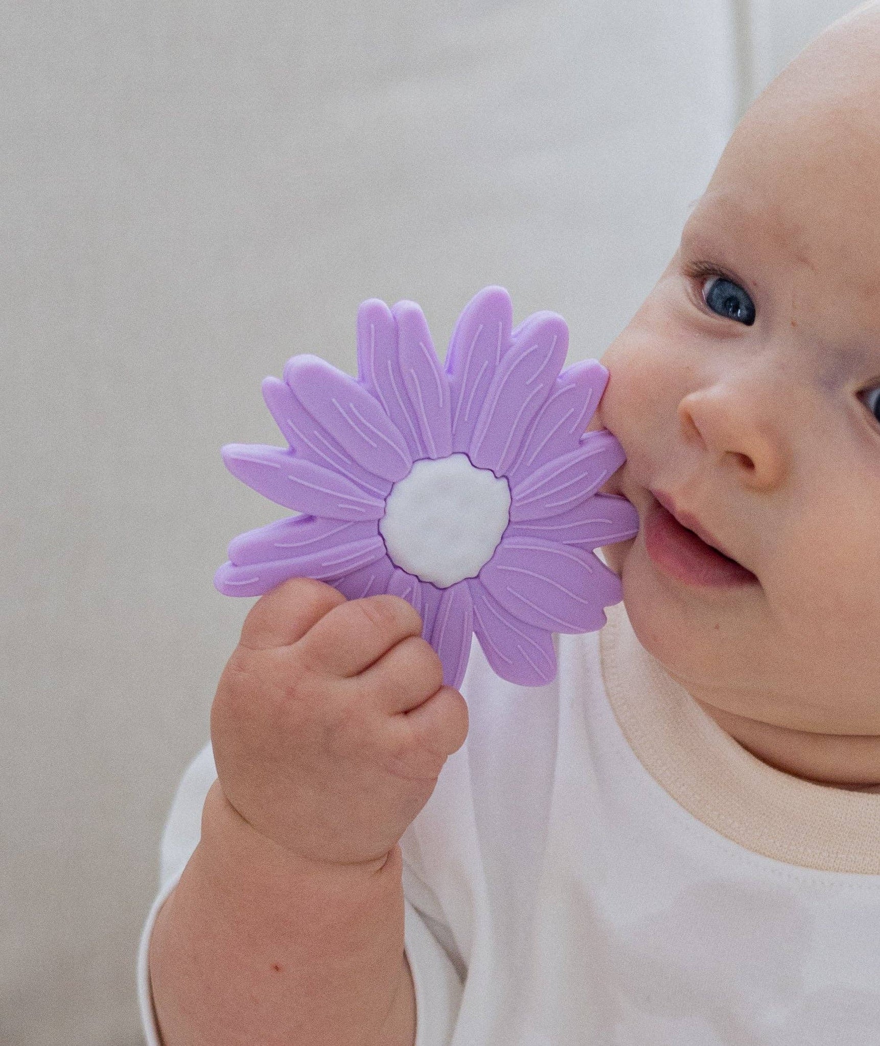 Silicone Teether - Lilac Daisy